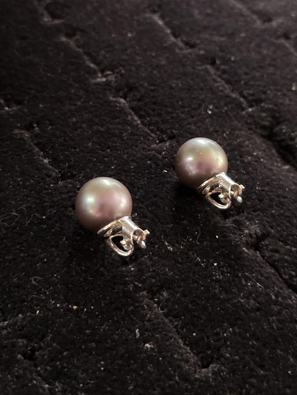 Vintage Christian Dior Grey Faux Pearl Omega Back Earrings Silver Tone Signed - Picture 5 of 10